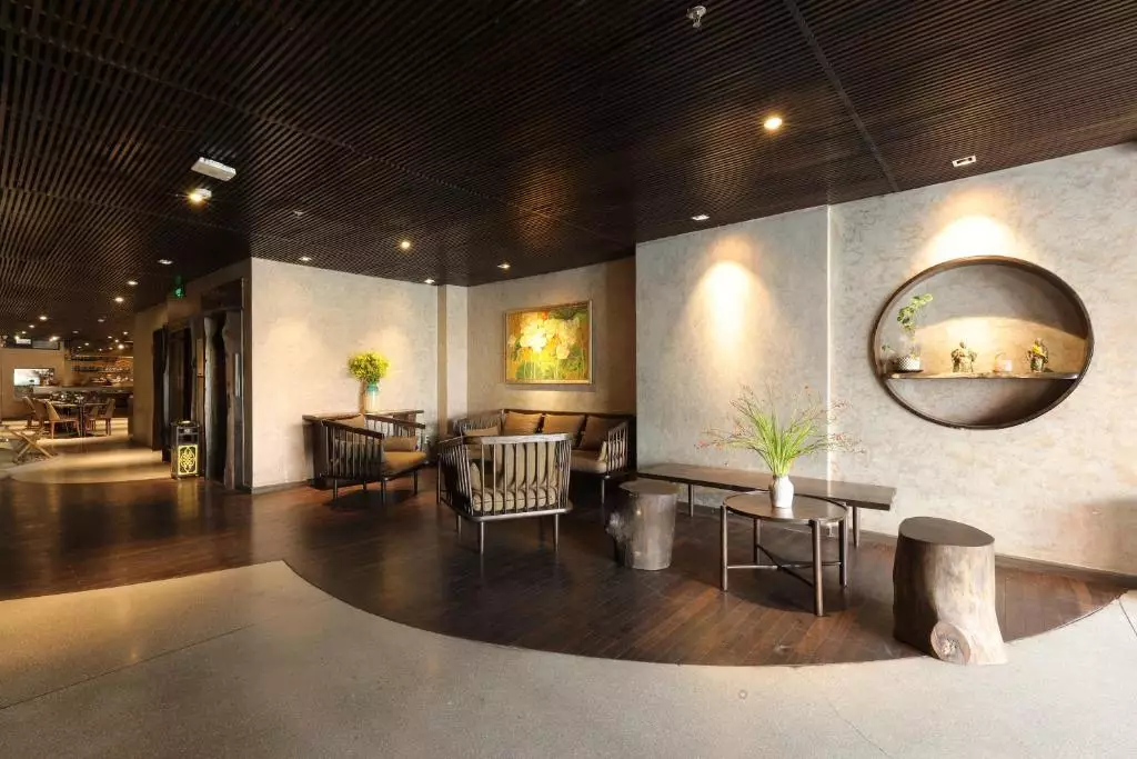 Cochin Zen Hotel